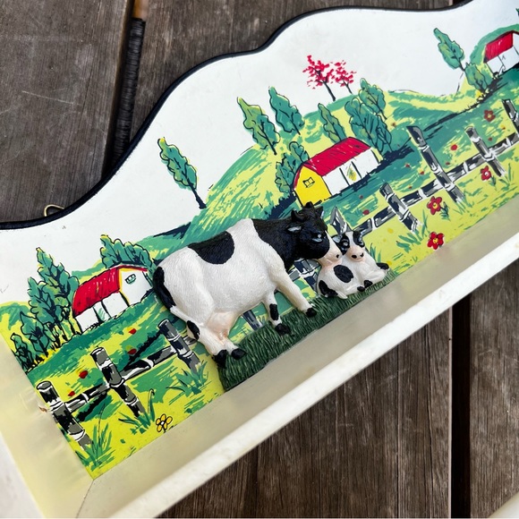 Vintage 3D Cow Farmhouse Themed Wooden Shelf Paper Towel Holder Wall Hanging - Picture 2 of 10